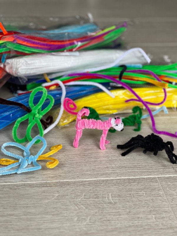Taller de juguetes con alambre chenille y pompones - 2