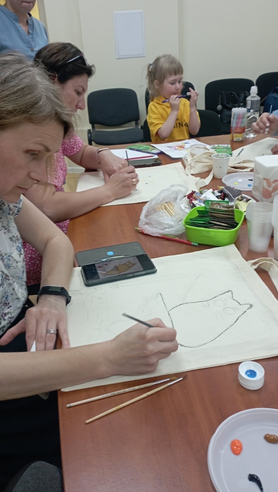 Taller familiar de pintura de bolsas shopper - 9