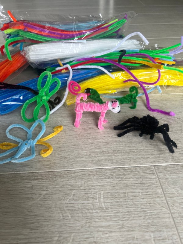 Taller de juguetes con alambre chenille y pompones - 4